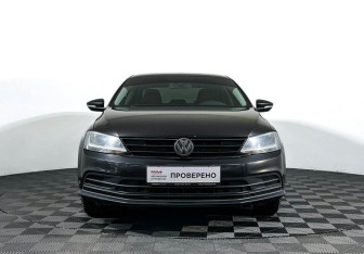 Подержанный автомобиль Volkswagen Jetta Sedan 2015 года (2 фото)
