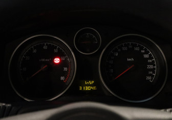 Подержанный автомобиль Opel Astra Sedan 2009 года (18 фото)