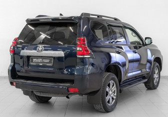 Подержанный автомобиль Toyota Land Cruiser Prado 2021 года (5 фото)