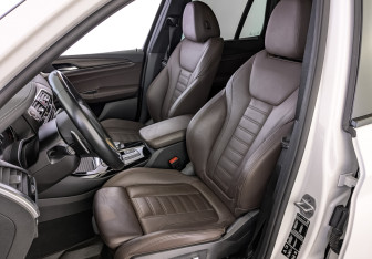 Подержанный автомобиль BMW X3 2020 года (20 фото)