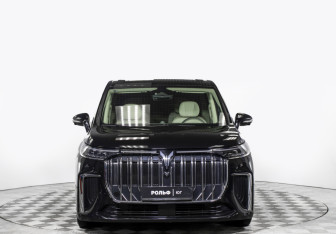 Подержанный автомобиль Voyah Dream 2023 года (2 фото)