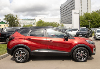 Подержанный автомобиль Renault Kaptur 2018 года (3 фото)