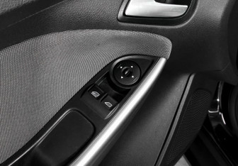 Подержанный автомобиль Ford Focus Hatchback 2014 года (19 фото)