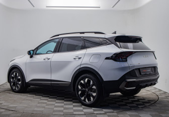 Подержанный автомобиль Kia Sportage 2025 года (3 фото)
