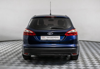 Подержанный автомобиль Ford Focus Wagon 2013 года (6 фото)