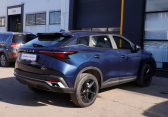 Подержанный автомобиль Omoda C5 2023 года (8 фото)