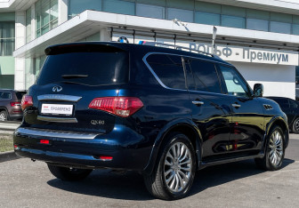 Подержанный автомобиль Infiniti QX80 2017 года (5 фото)