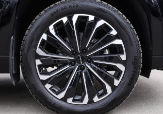 Подержанный автомобиль Jaecoo J8 2024 года (25 фото)