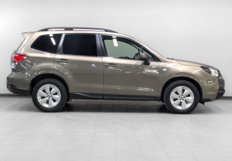 Подержанный автомобиль Subaru Forester Suv 2017 года (4 фото)