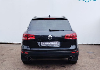 Подержанный автомобиль Volkswagen Touareg 2017 года (7 фото)