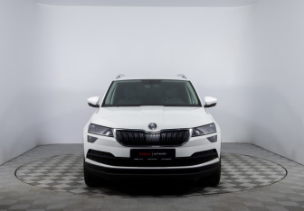 Подержанный автомобиль Skoda Karoq 2020 года (2 фото)