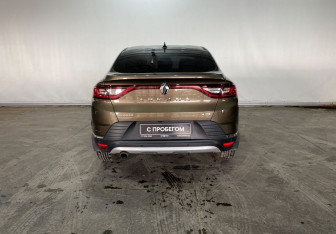 Подержанный автомобиль Renault Arkana 2019 года (5 фото)