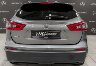 Подержанный автомобиль Nissan Qashqai 2020 года (6 фото)
