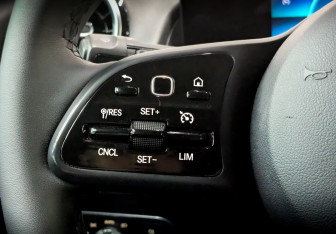 Подержанный автомобиль Mercedes-Benz GLB 2021 года (24 фото)