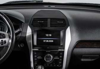 Подержанный автомобиль Ford Explorer 2011 года (13 фото)