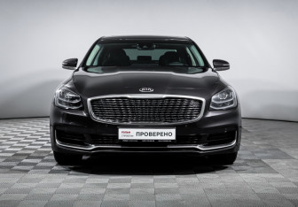 Подержанный автомобиль Kia K900 2019 года (2 фото)
