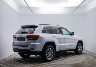 Подержанный автомобиль Jeep Grand Cherokee 2015 года (5 фото)