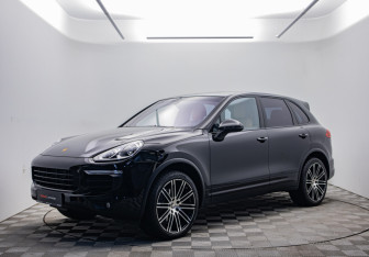 Подержанный автомобиль Porsche Cayenne 2015 года (1 фото)