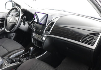 Подержанный автомобиль SsangYong Actyon 2013 года (10 фото)