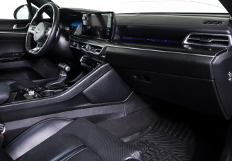 Подержанный автомобиль Kia K5 2021 года (10 фото)