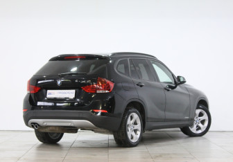 Подержанный автомобиль BMW X1 2013 года (3 фото)