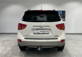 Подержанный автомобиль Hyundai ix55 2011 года (6 фото)