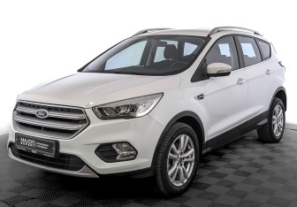 Подержанный автомобиль Ford Kuga 2017 года (1 фото)