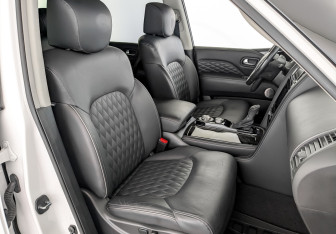 Подержанный автомобиль Infiniti QX80 2021 года (24 фото)