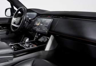 Подержанный автомобиль Land Rover Range Rover 2023 года (9 фото)
