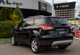 Подержанный автомобиль Ford Kuga 2014 года (5 фото)