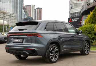 Подержанный автомобиль Geely Monjaro 2023 года (4 фото)
