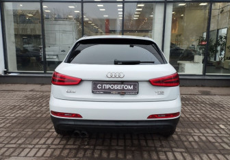 Подержанный автомобиль Audi Q3 2012 года (7 фото)