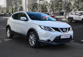 Подержанный автомобиль Nissan Qashqai 2017 года (3 фото)