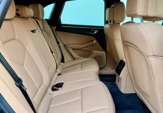 Подержанный автомобиль Porsche Macan 2020 года (11 фото)