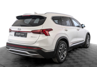 Подержанный автомобиль Hyundai Santa Fe 2021 года (5 фото)