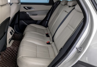 Подержанный автомобиль Land Rover Range Rover Velar 2018 года (12 фото)