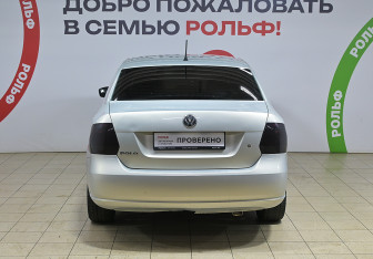 Подержанный автомобиль Volkswagen Polo Sedan 2014 года (5 фото)