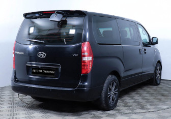 Подержанный автомобиль Hyundai Grand Starex 2016 года (3 фото)
