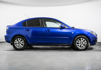 Подержанный автомобиль Mazda 3 Sedan 2006 года (4 фото)