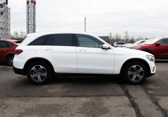 Подержанный автомобиль Mercedes-Benz GLC Coupe 2022 года (4 фото)