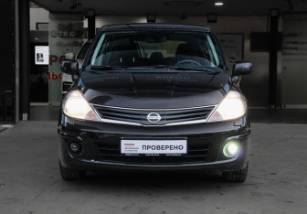 Подержанный автомобиль Nissan Tiida Hatchback 2012 года (2 фото)