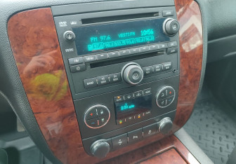 Подержанный автомобиль Chevrolet Tahoe 2013 года (17 фото)