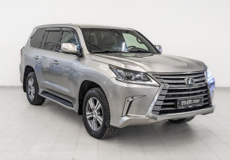 Подержанный автомобиль Lexus LX 2019 года (3 фото)