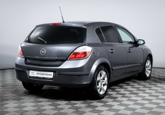 Подержанный автомобиль Opel Astra Hatchback 2006 года (5 фото)
