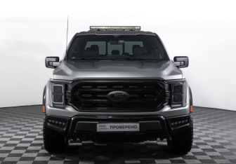 Подержанный автомобиль Ford F-150 2022 года (2 фото)