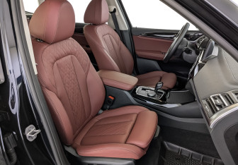 Подержанный автомобиль BMW X3 2024 года (24 фото)