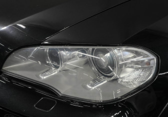 Подержанный автомобиль BMW X5 2011 года (7 фото)