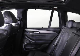 Подержанный автомобиль BMW X3 2019 года (14 фото)