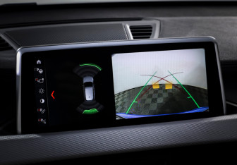 Подержанный автомобиль BMW X1 2020 года (18 фото)