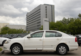 Подержанный автомобиль Skoda Octavia Liftback 2011 года (6 фото)